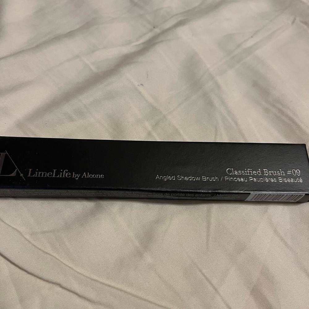LimeLife by Alcone Angled Shadow Brush Classified Brush #09 New
